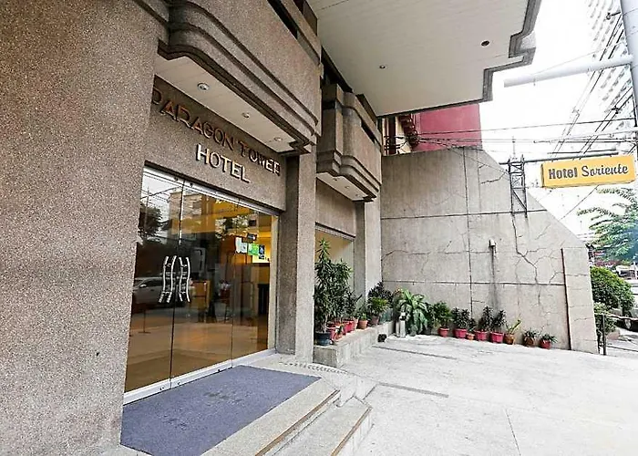 호텔 Paragon Tower 2*