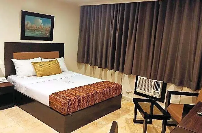 호텔 Paragon Tower 2*